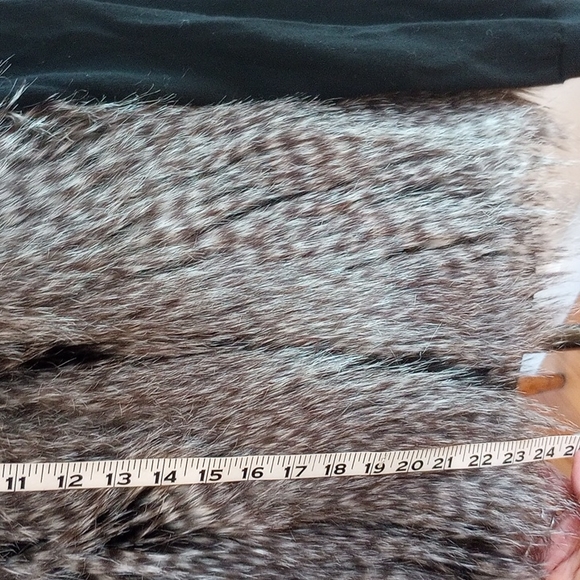 Guess Ladies Faux Fur Vest Size:XS Color:Gray, White, Black - Picture 6 of 11